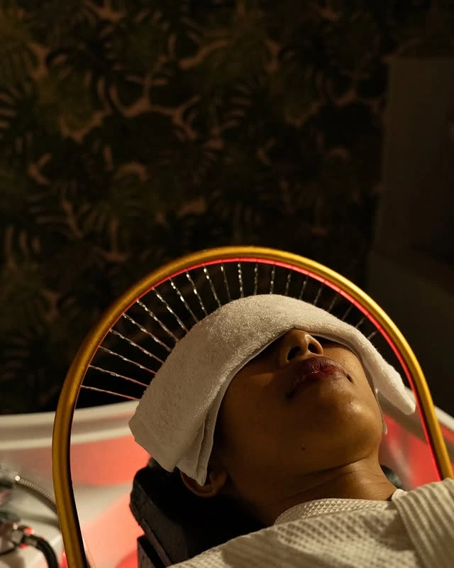 Advanced LED light therapy facial treatment at MY SPA LOMBOK beauty salon
